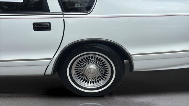 Used 1996 Chevrolet Caprice SS RWD image 31