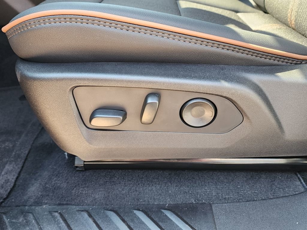 New 2026 GMC Canyon AT4 image 18