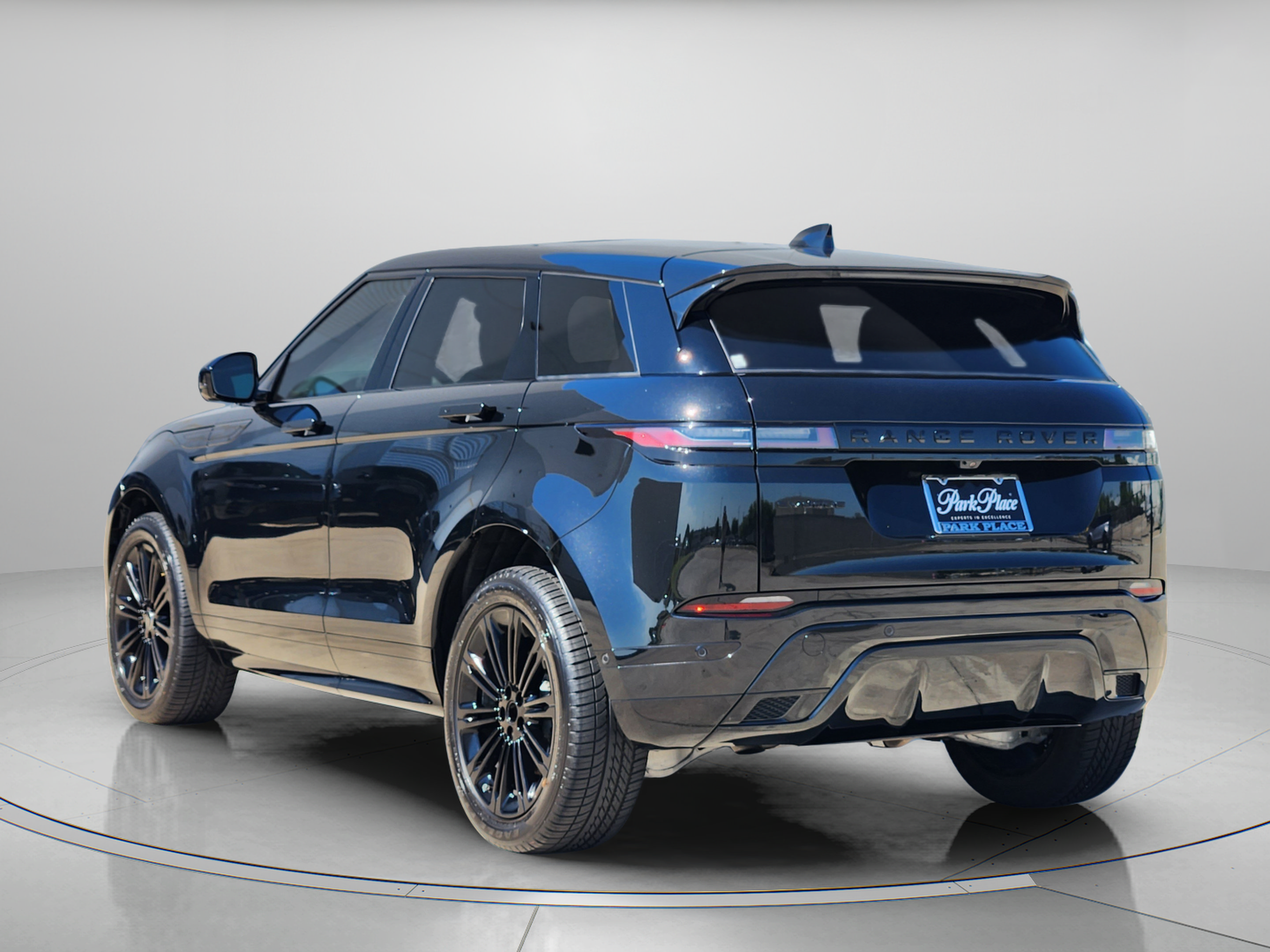 Certified 2026 Land Rover Range Rover Evoque Dynamic SE AWD/4WD image 3
