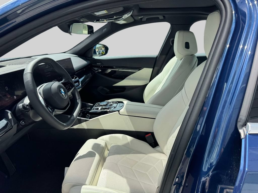 Certified 2026 BMW 530i xDrive w/ Premium Package AWD/4WD image 10