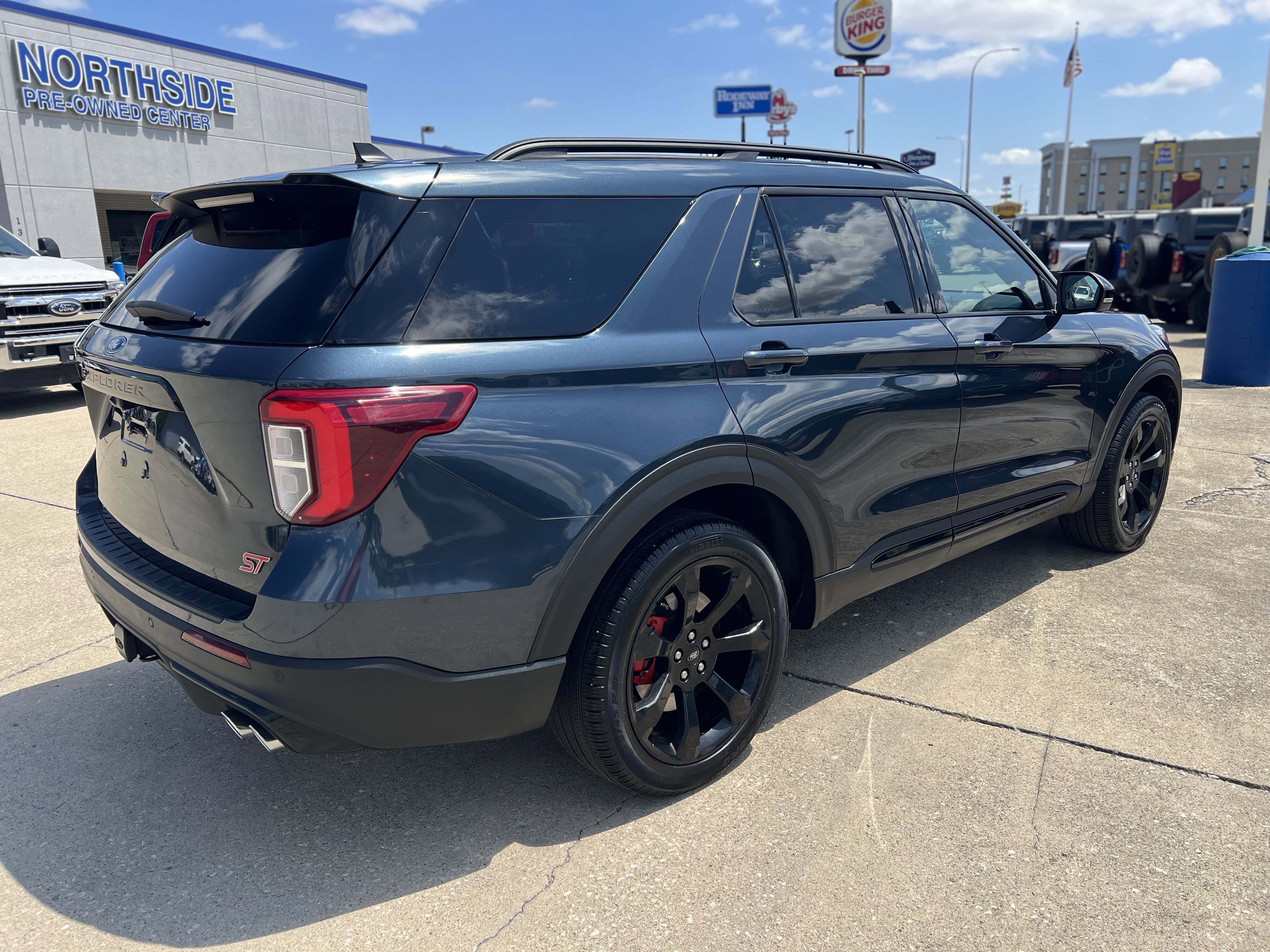 Used 2023 Ford Explorer ST w/ Equipment Group 401A AWD/4WD image 5