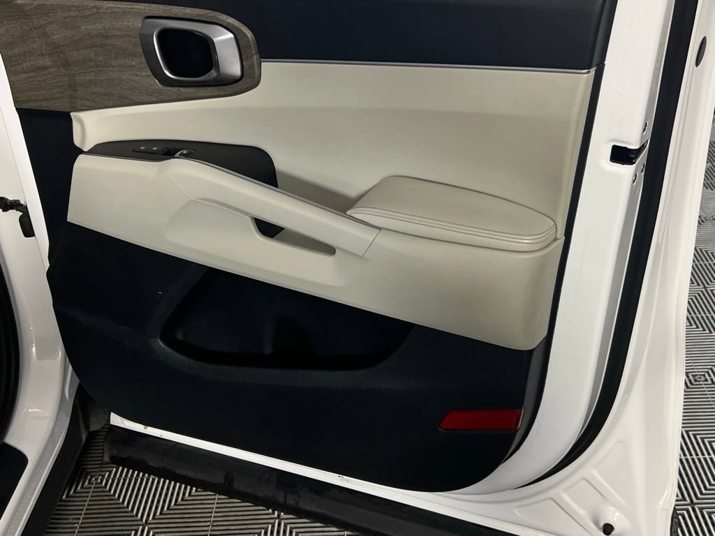 Used 2023 Kia Sorento EX w/ Panoramic Sunroof Package image 35