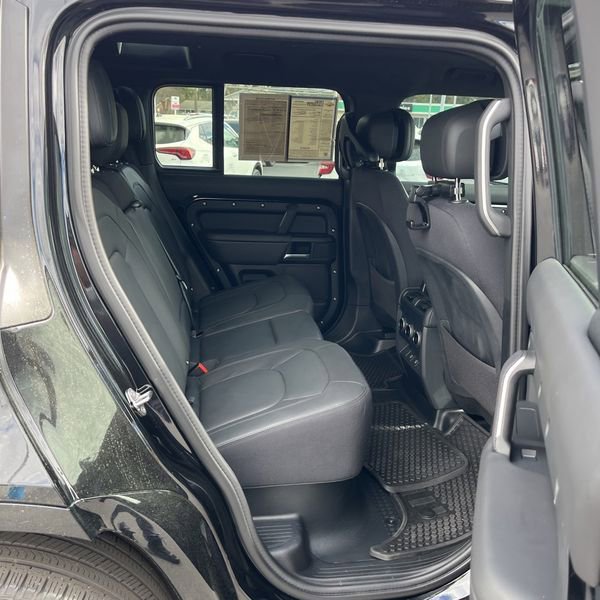 Used 2025 Land Rover Defender 110 V8 image 7