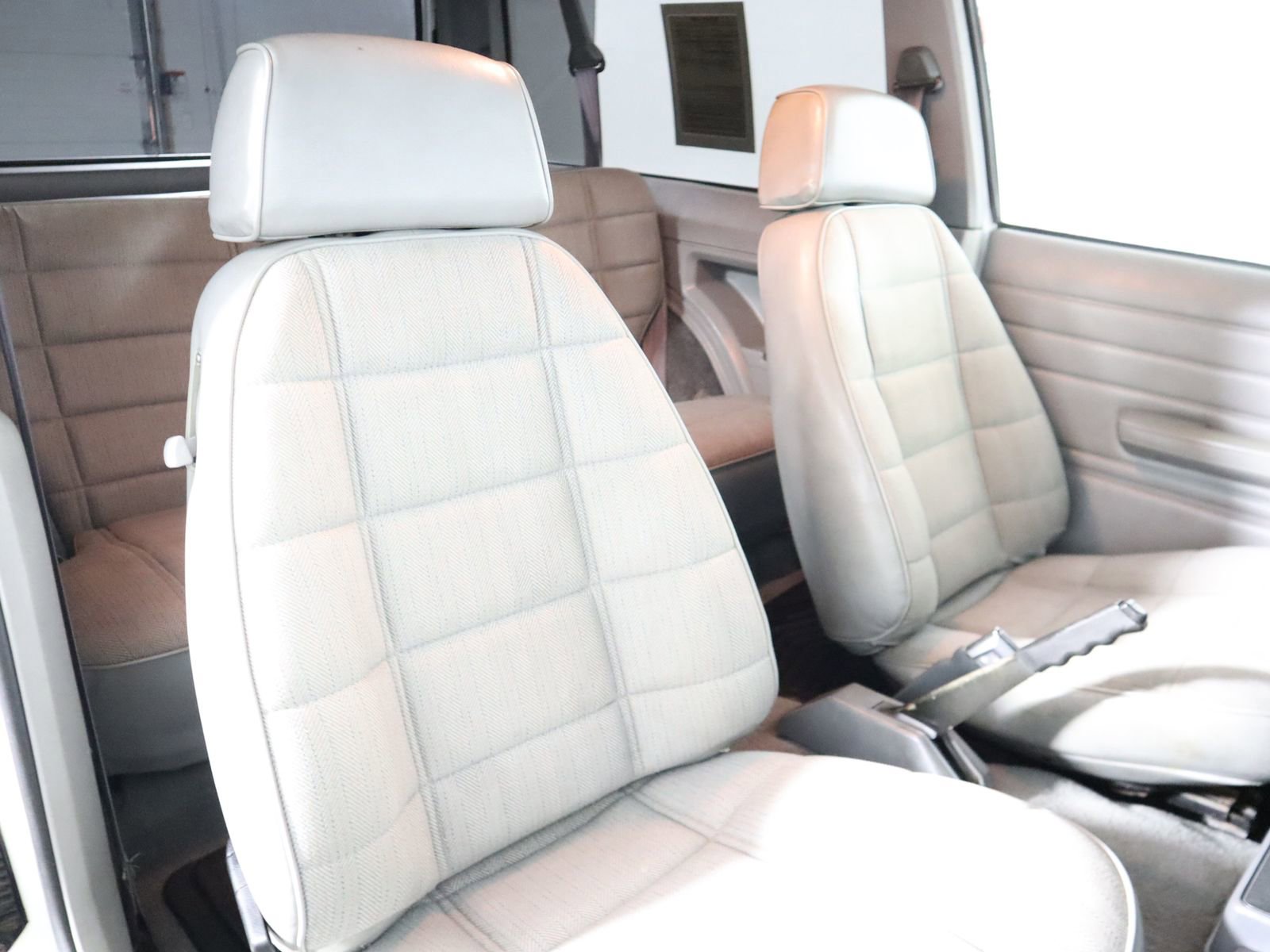 Used 1993 Jeep Cherokee 4WD 2-Door image 37