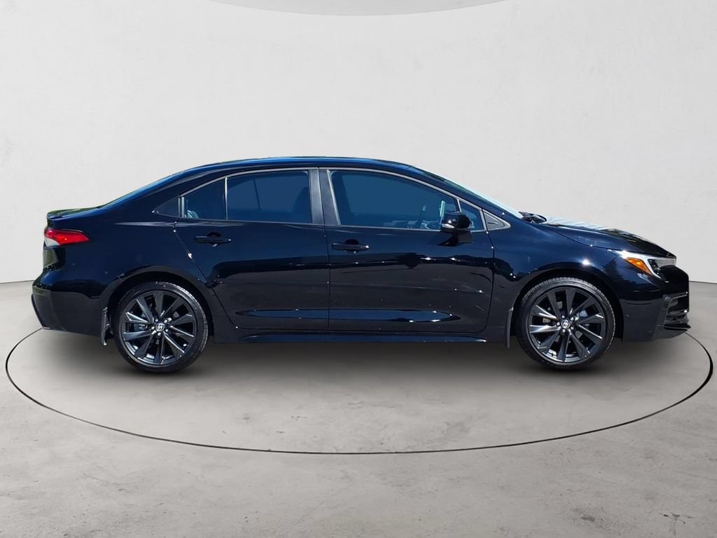 Used 2026 Toyota Corolla SE w/ SE Package FWD image 4