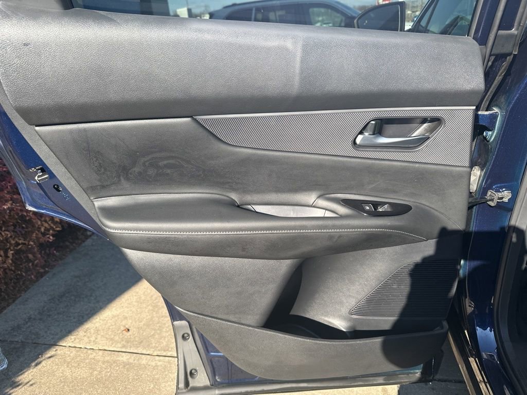 Used 2025 Nissan Murano SV FWD image 15
