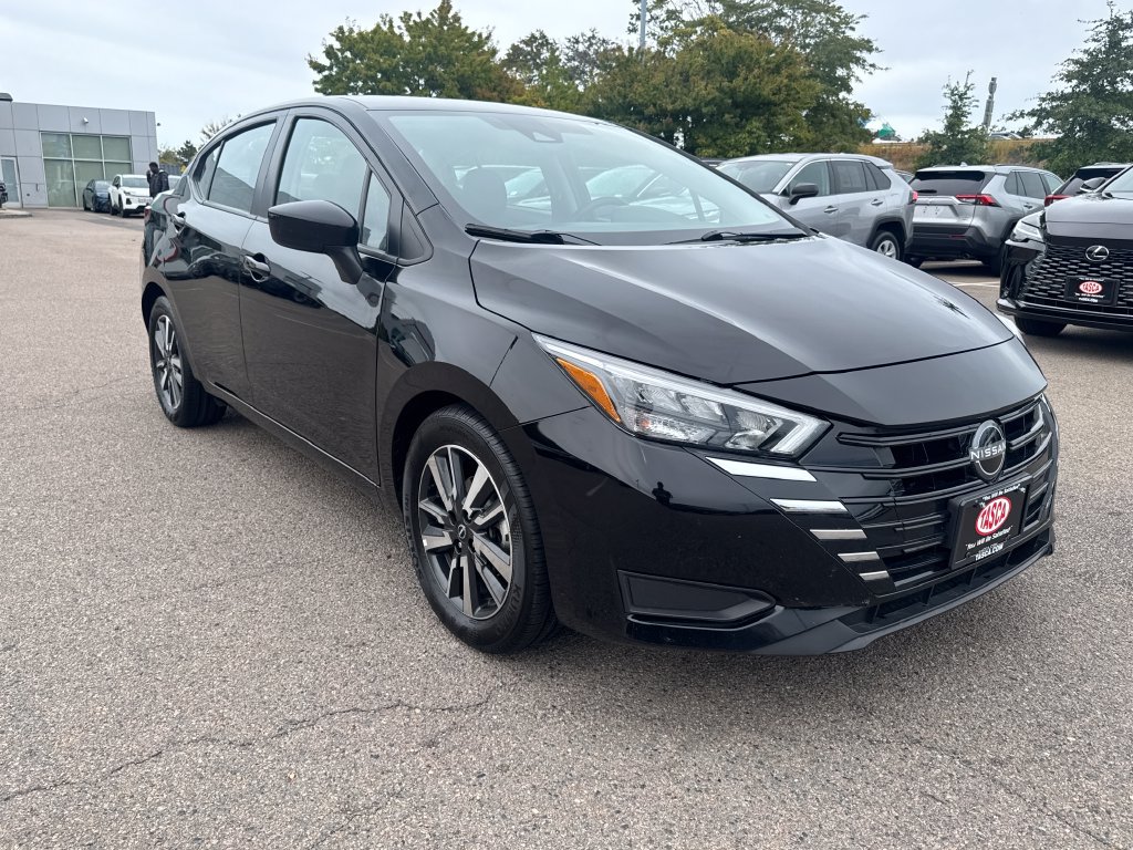 Used 2025 Nissan Versa SV FWD image 9