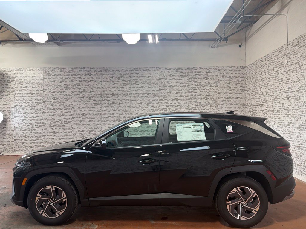 New 2026 Hyundai Tucson Blue SE FWD image 4