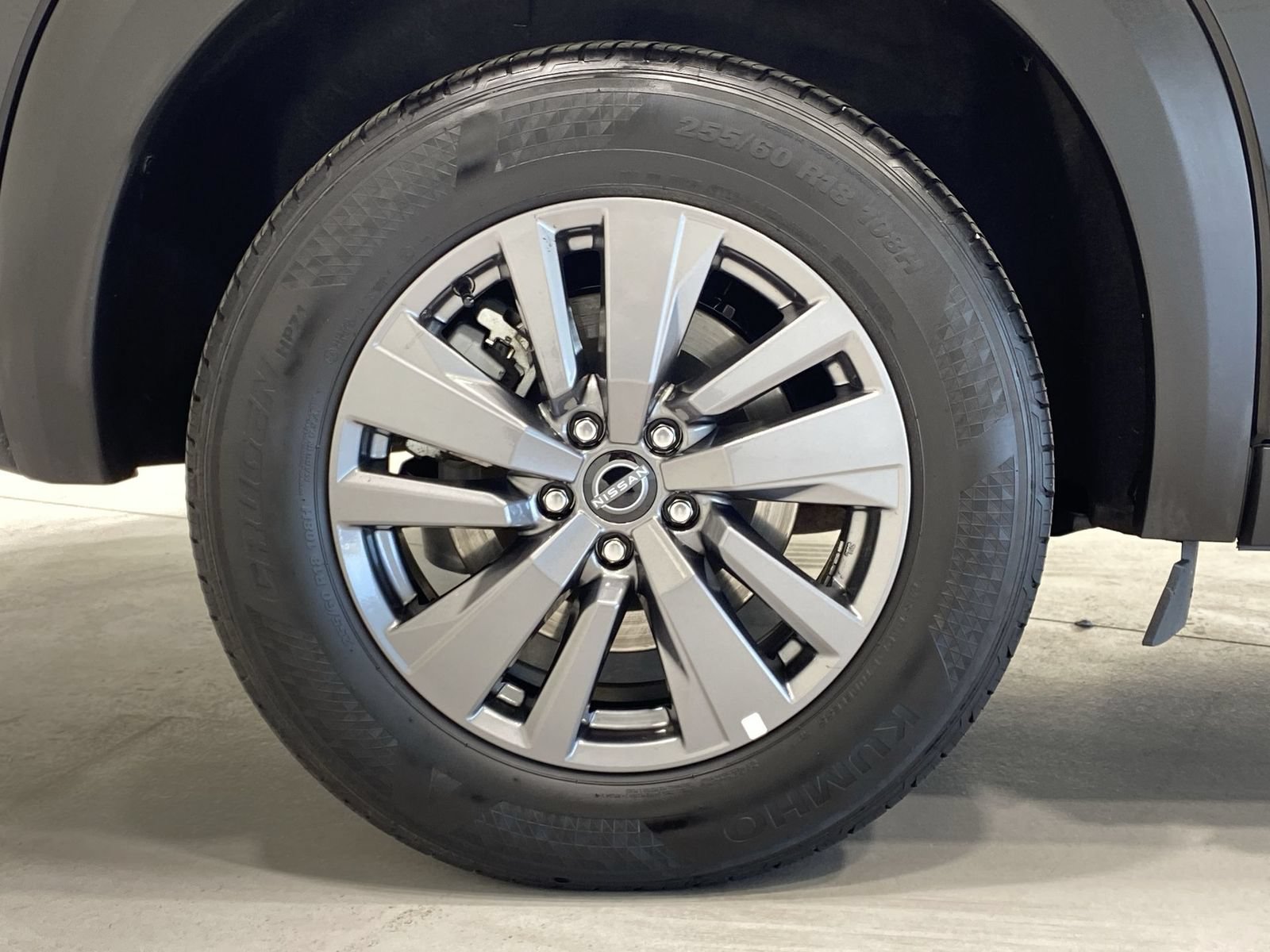 Used 2025 Nissan Pathfinder SV AWD/4WD image 10