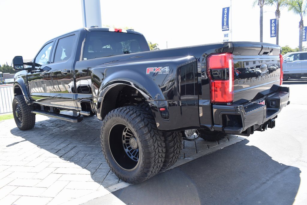 Used 2025 Ford F450 Lariat w/ FX4 Off-Road Package image 34