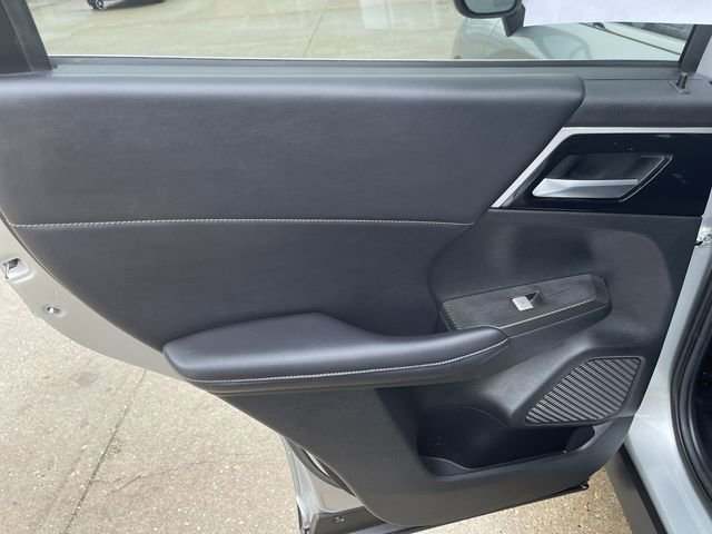 Used 2024 Mitsubishi Outlander SE image 12