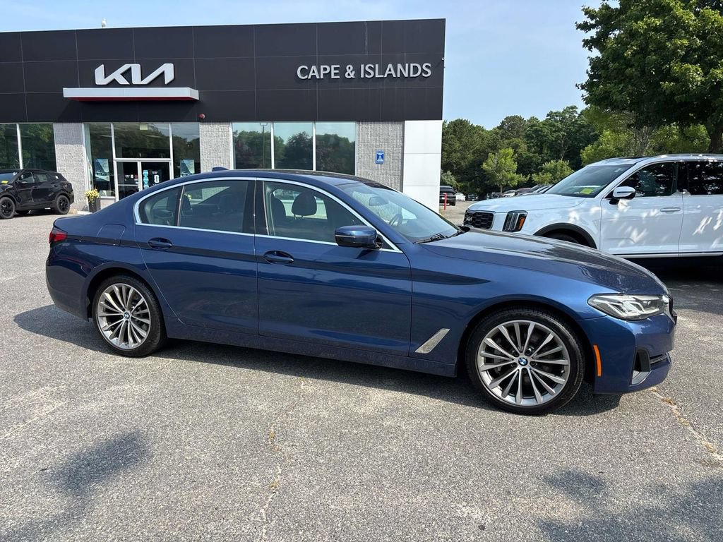 Used 2021 BMW 530i xDrive w/ Convenience Package AWD/4WD image 2