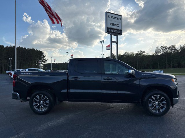 Used 2023 Chevrolet Silverado 1500 LT image 2