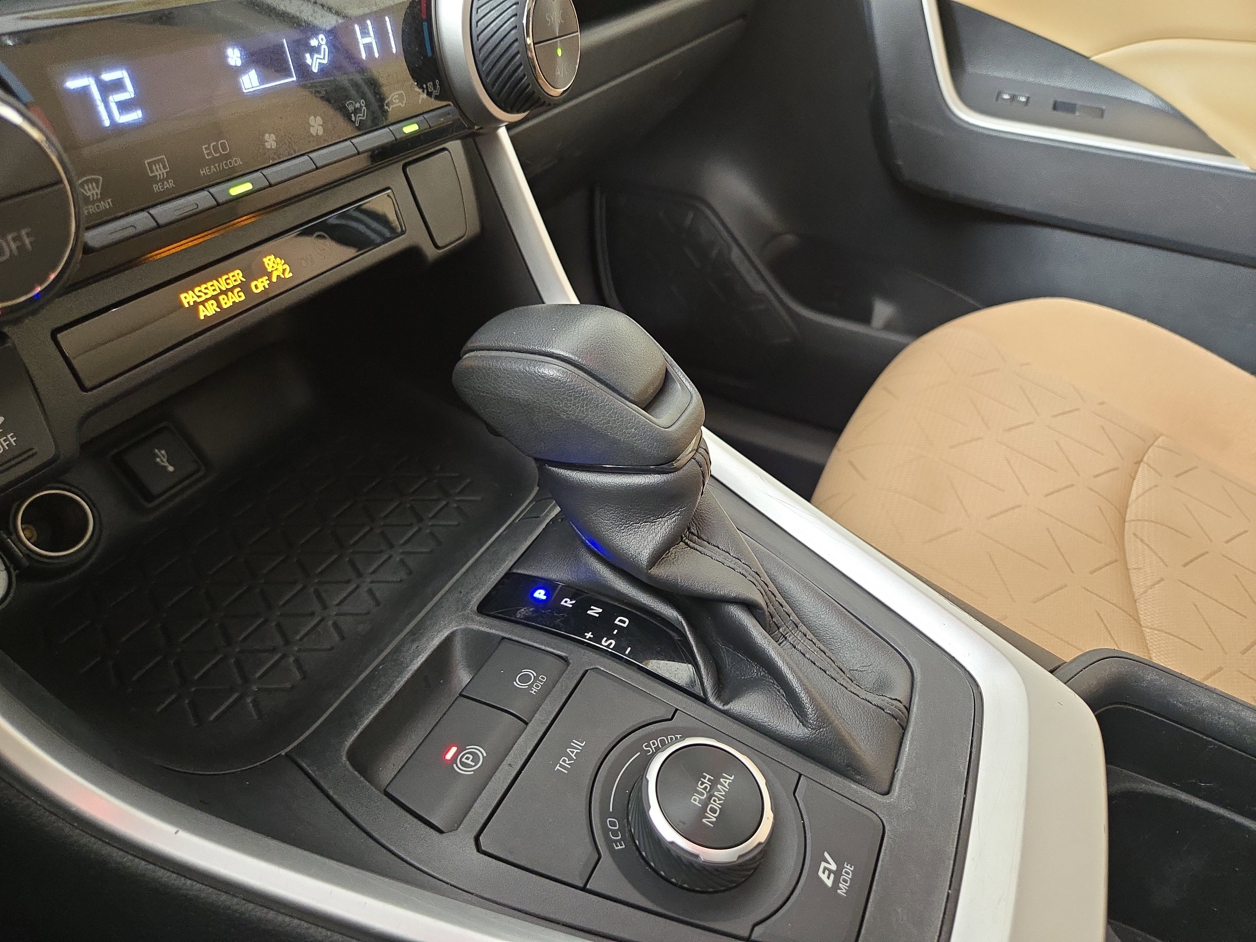 Used 2021 Toyota RAV4 XLE image 23