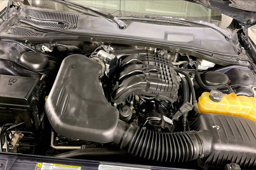 Used 2012 Dodge Challenger SXT image 39