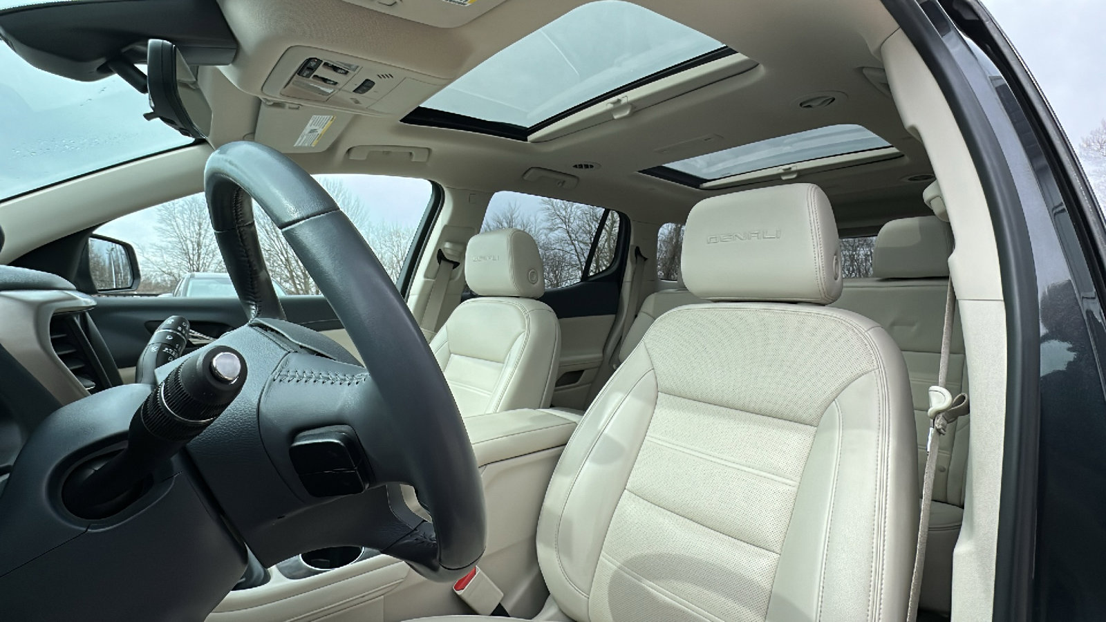 Used 2021 GMC Acadia Denali w/ Denali Ultimate Package image 14