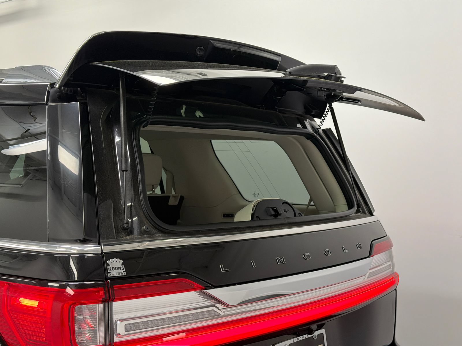 Used 2021 Lincoln Navigator Black Label AWD/4WD image 8