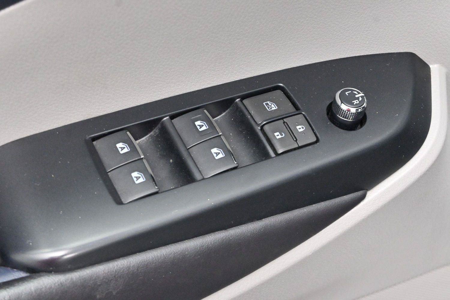 Used 2017 Toyota Highlander Limited w/ Protection Package #3 AWD/4WD image 13