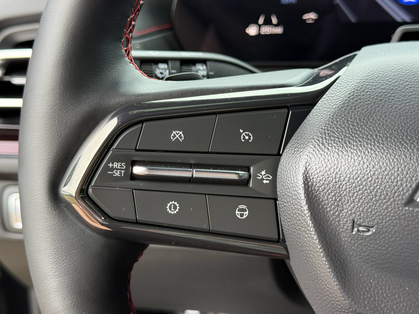 Used 2026 Chevrolet Traverse RS w/ LPO, Floor Liner Package FWD image 36