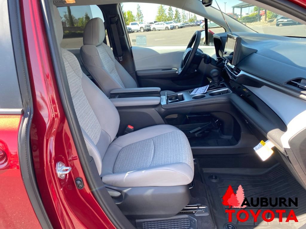 New 2026 Toyota Sienna LE FWD image 23