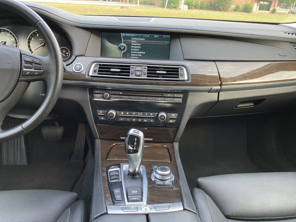 Used 2011 BMW 750Li xDrive AWD/4WD image 23