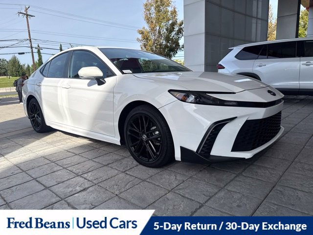Used 2025 Toyota Camry SE w/ Multimedia Upgrade Package FWD image 2