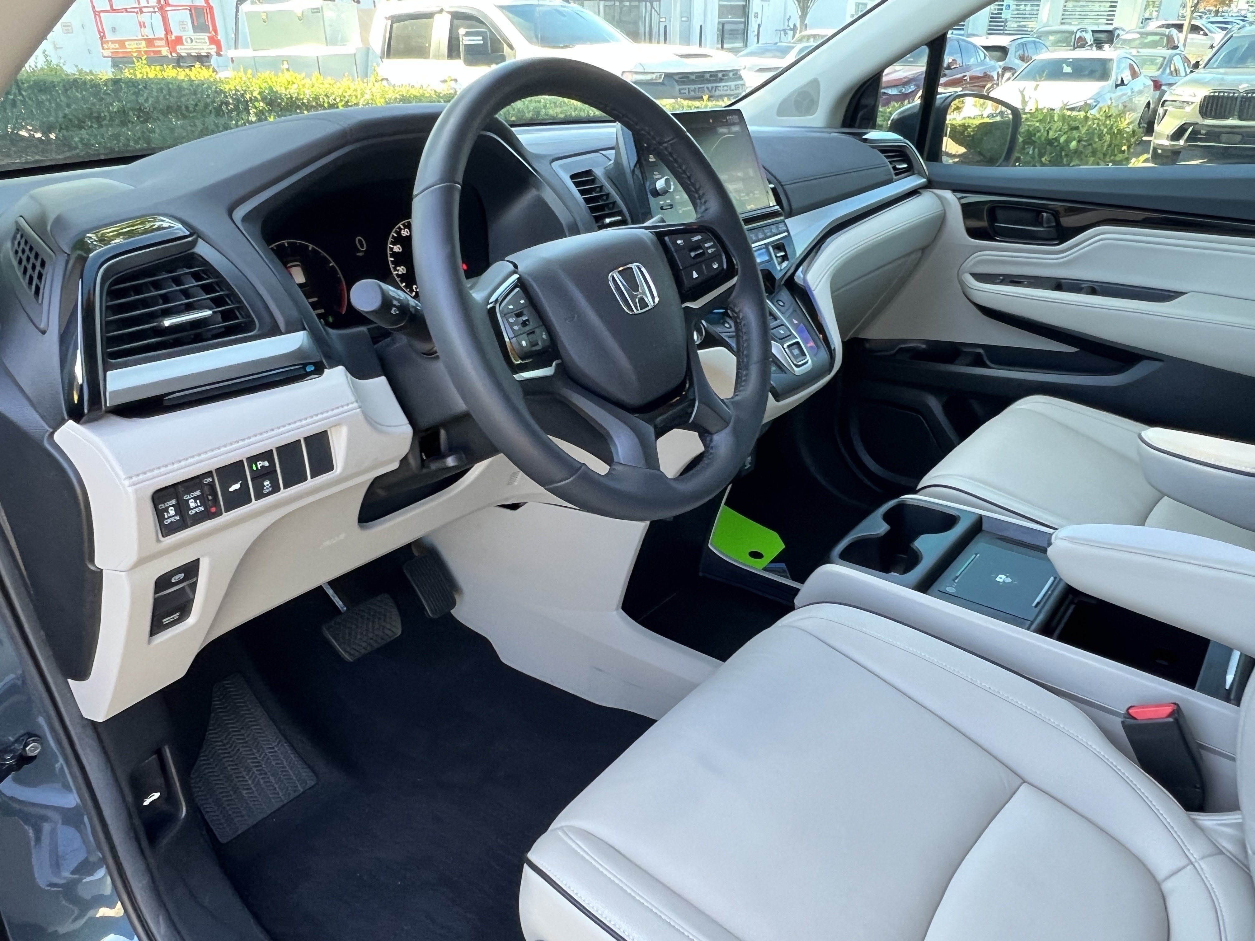 Used 2025 Honda Odyssey Touring image 17