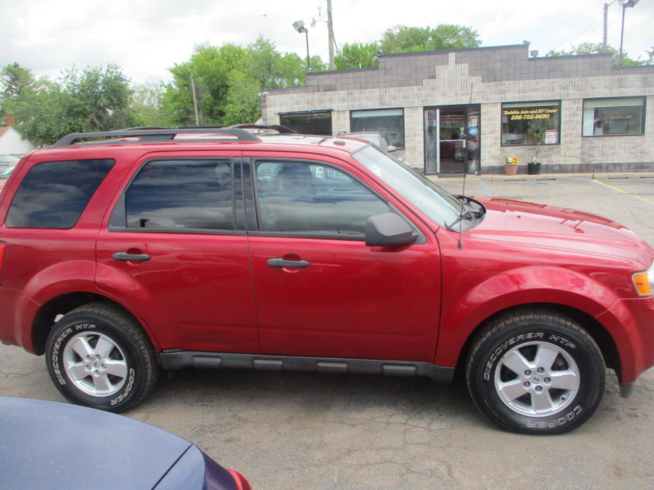 Used 2010 Ford Escape XLT image 2