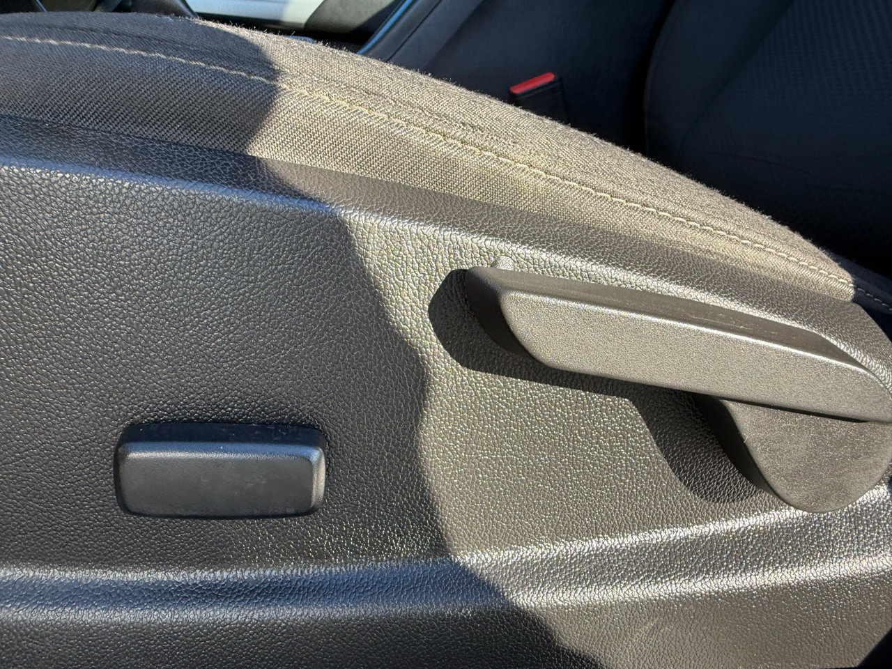 Used 2022 Chevrolet Colorado LT w/ Fleet Safety Package image 13