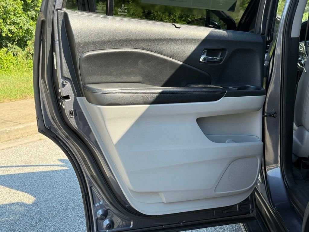 Used 2016 Honda Pilot Touring image 21