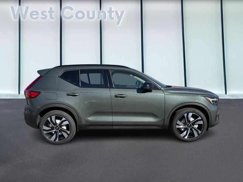 New 2026 Volvo XC40 B5 Ultra w/ Climate Package AWD/4WD image 2