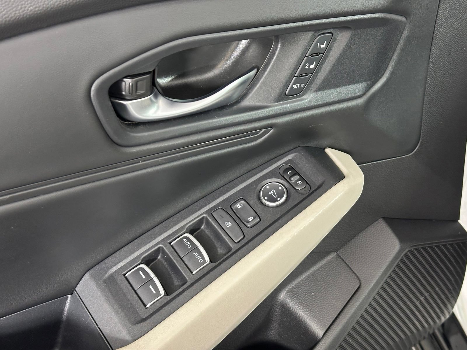 Used 2023 Honda Accord EX-L image 28