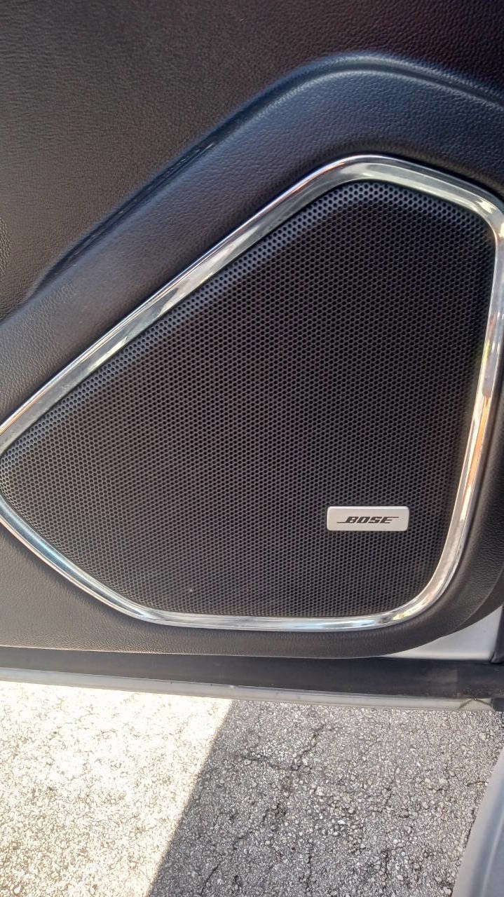 Used 2015 Chevrolet Suburban LT image 18