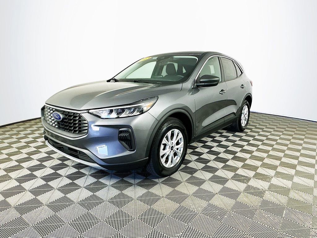 Used 2023 Ford Escape Active AWD/4WD image 5