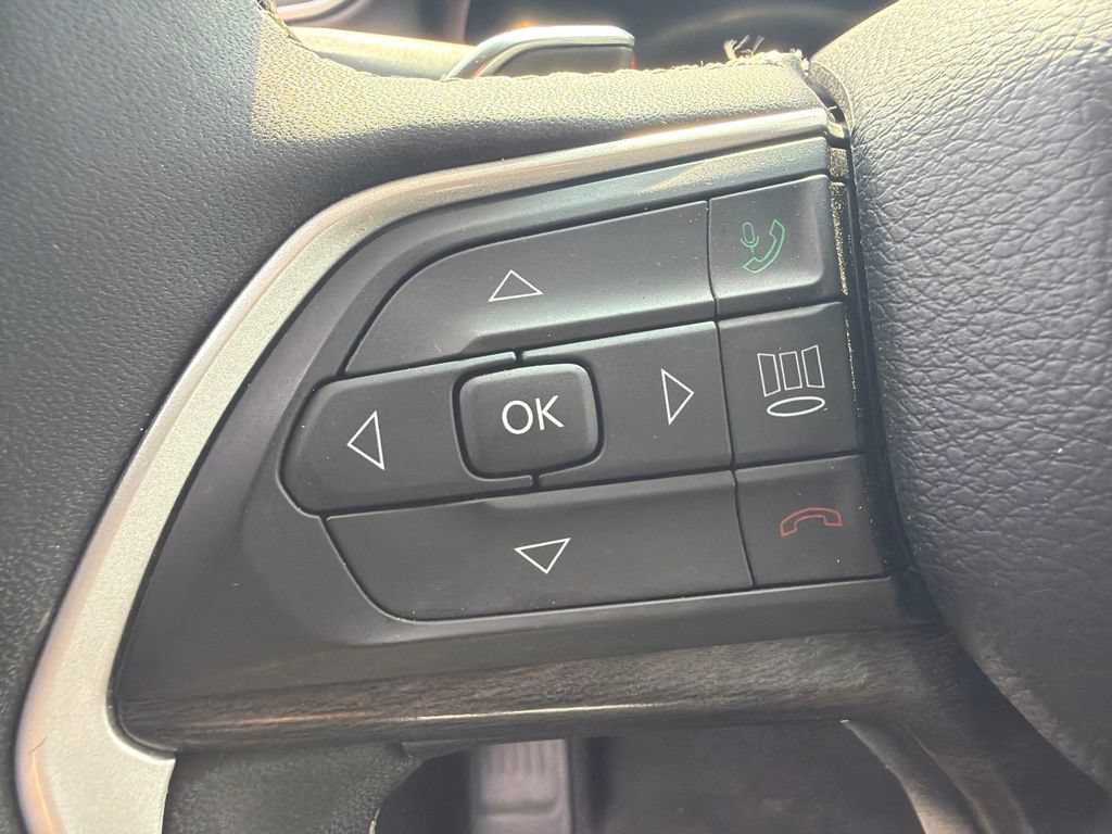 Used 2023 Jeep Grand Cherokee L Limited AWD/4WD image 14