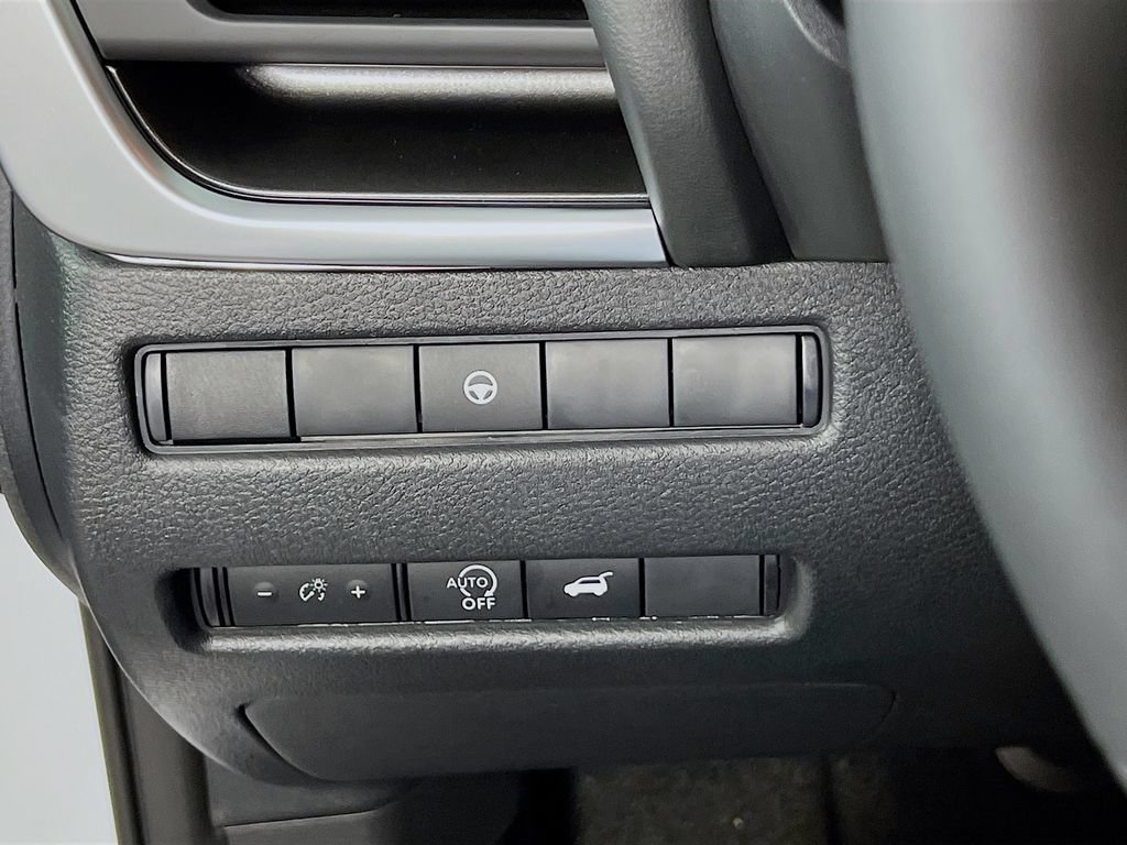 New 2026 Nissan Rogue SV AWD/4WD image 9