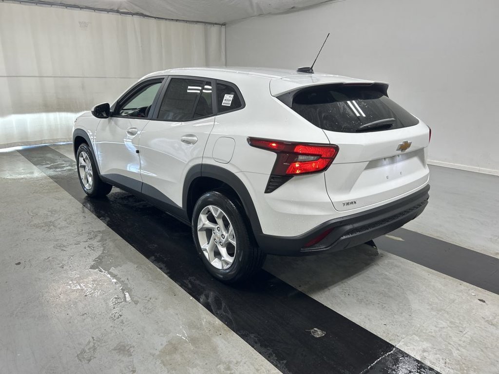 New 2026 Chevrolet Trax LS w/ LS Convenience Package FWD image 6