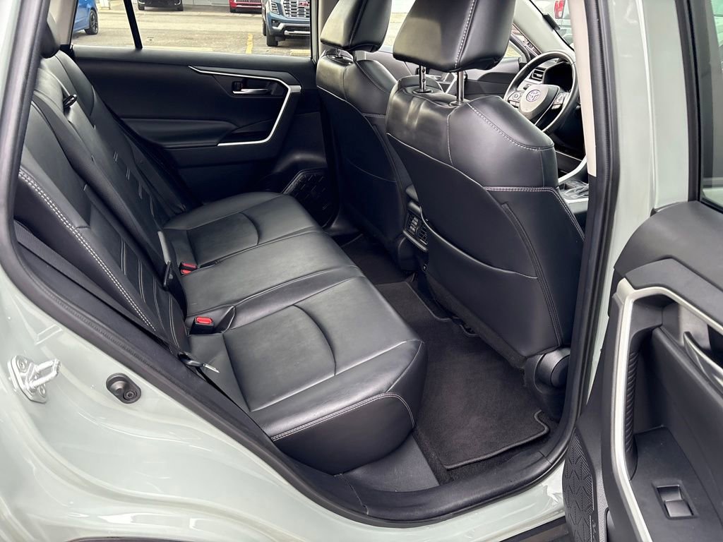 Used 2020 Toyota RAV4 XLE Premium image 34