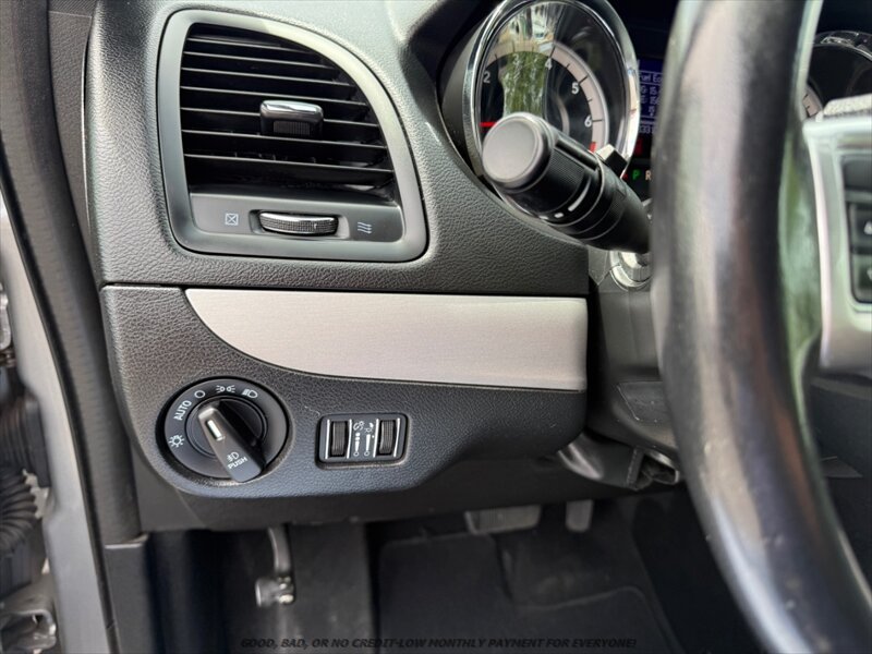 Used 2015 Dodge Grand Caravan R/T FWD image 28