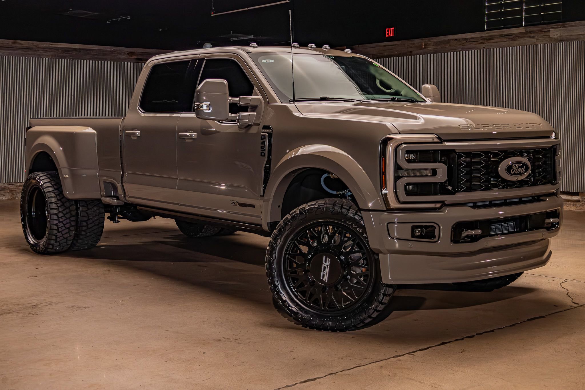 Used 2026 Ford F450 Platinum w/ Platinum Plus Package image 12