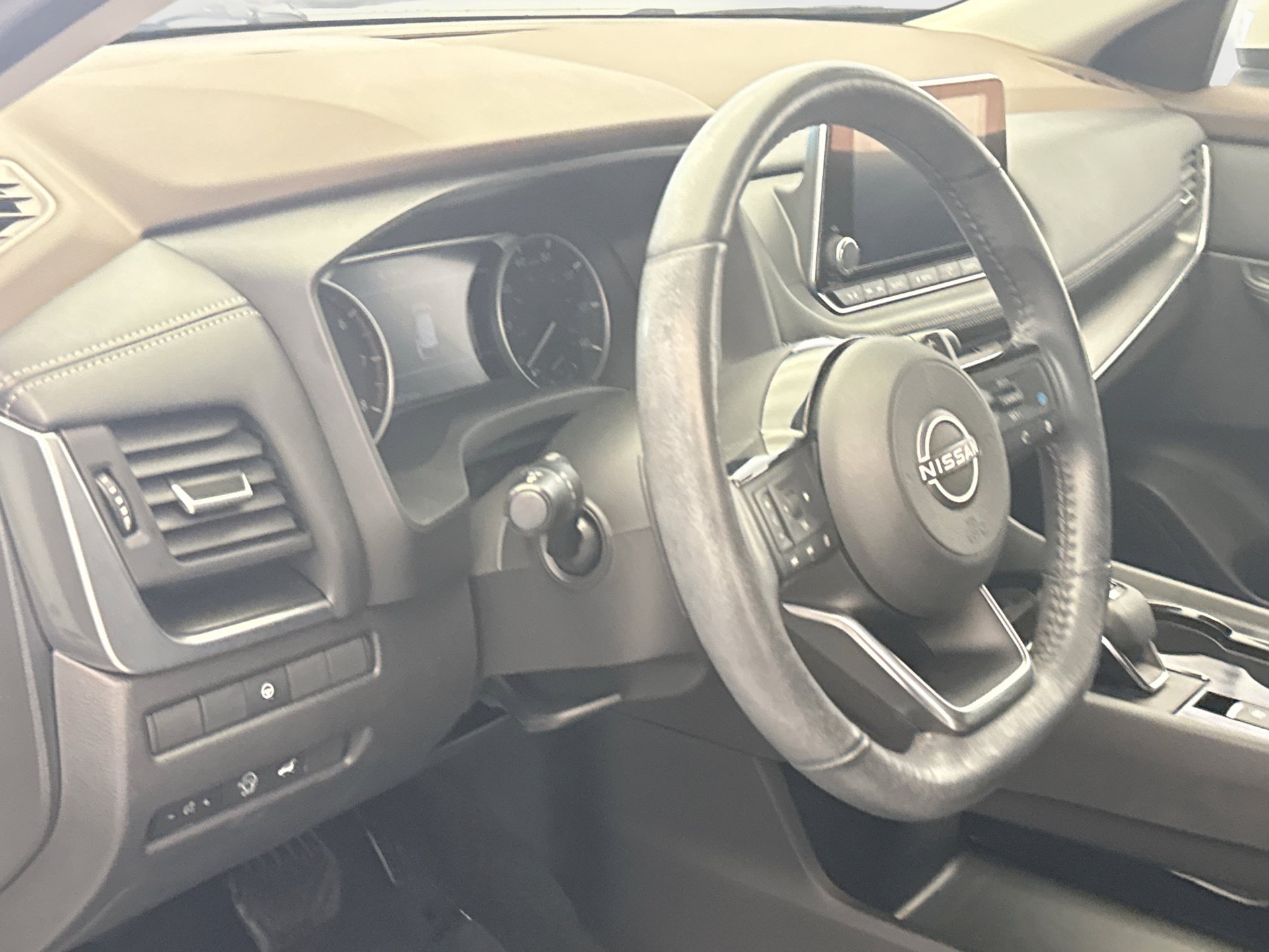 Used 2023 Nissan Rogue SV w/ SV Premium B Package AWD/4WD image 10