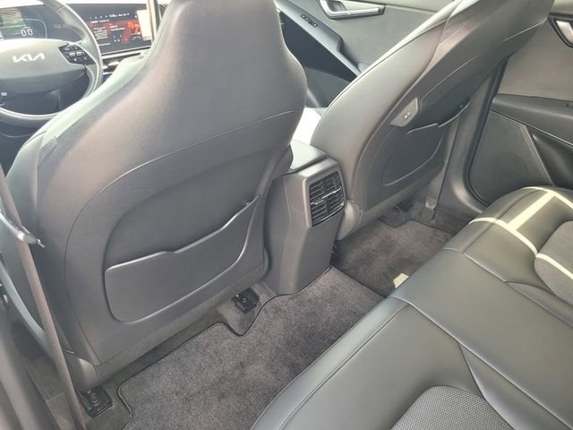 Used 2024 Kia Niro EX Touring FWD image 12