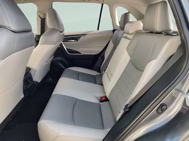 Used 2019 Toyota RAV4 XLE Premium FWD image 29