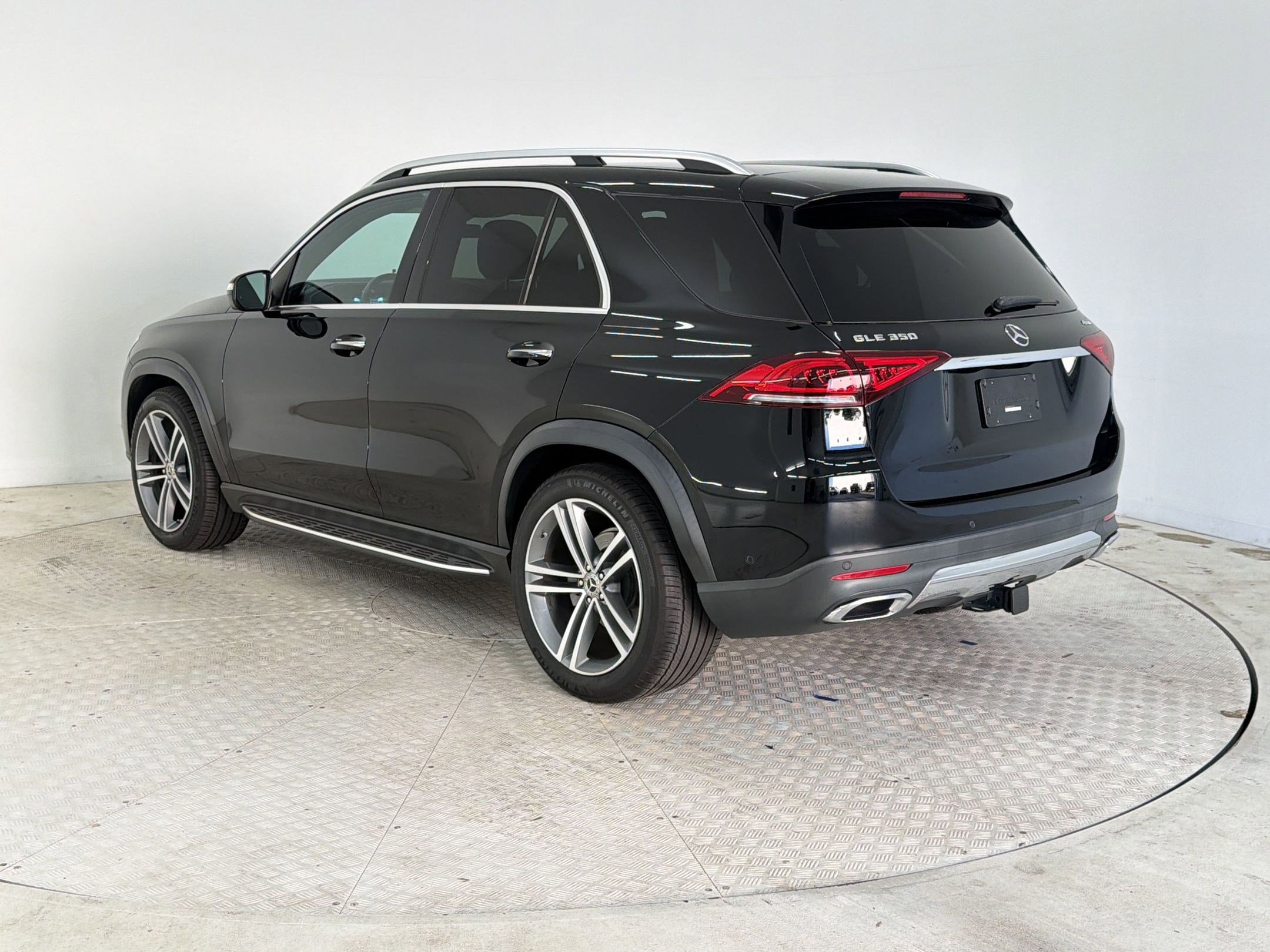 Used 2022 Mercedes-Benz GLE 350 4MATIC image 3