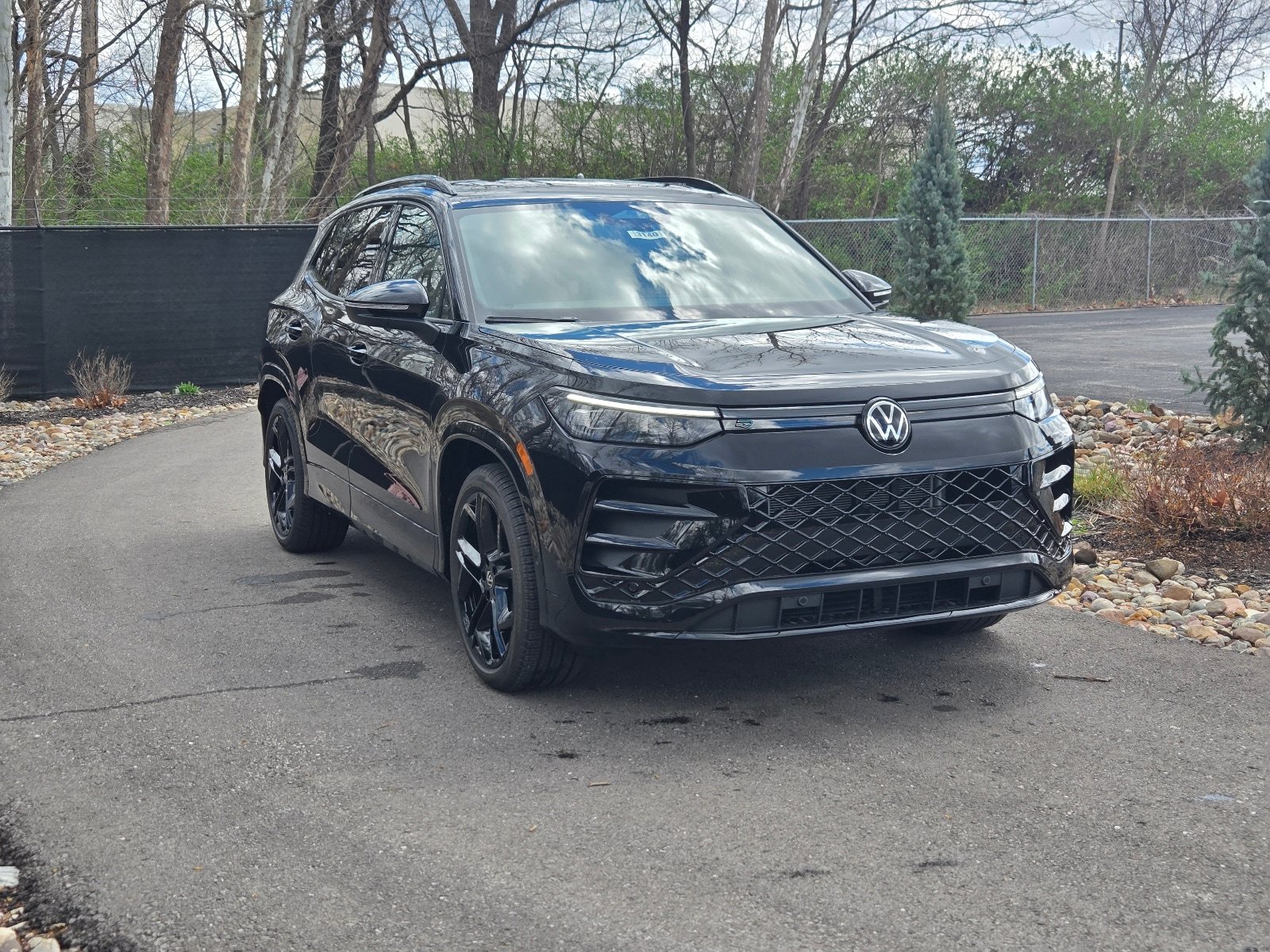 New 2026 Volkswagen Tiguan SE R-Line FWD image 7