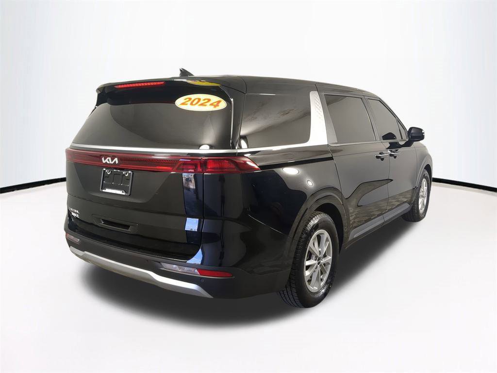Used 2024 Kia Carnival LX image 5