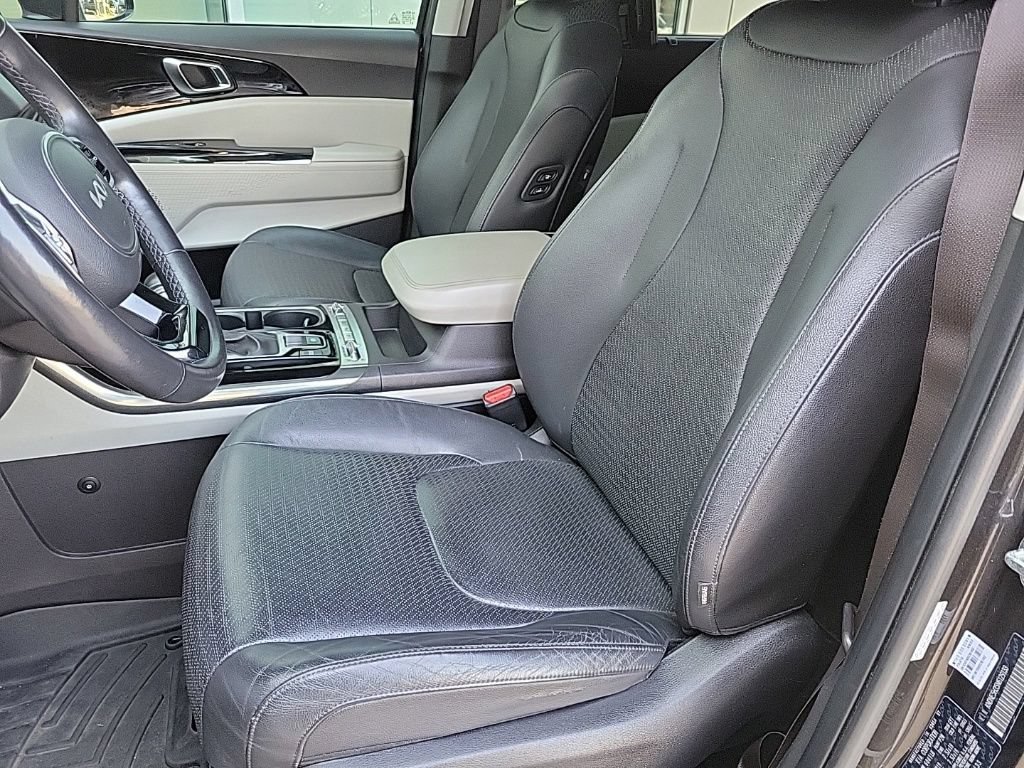 Used 2022 Kia Carnival SX Prestige FWD image 10