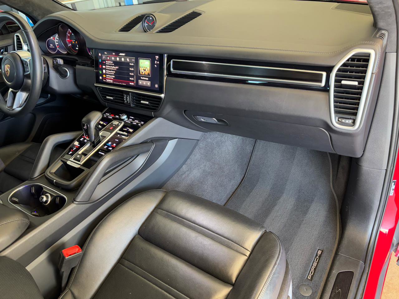 Used 2023 Porsche Cayenne GTS image 23