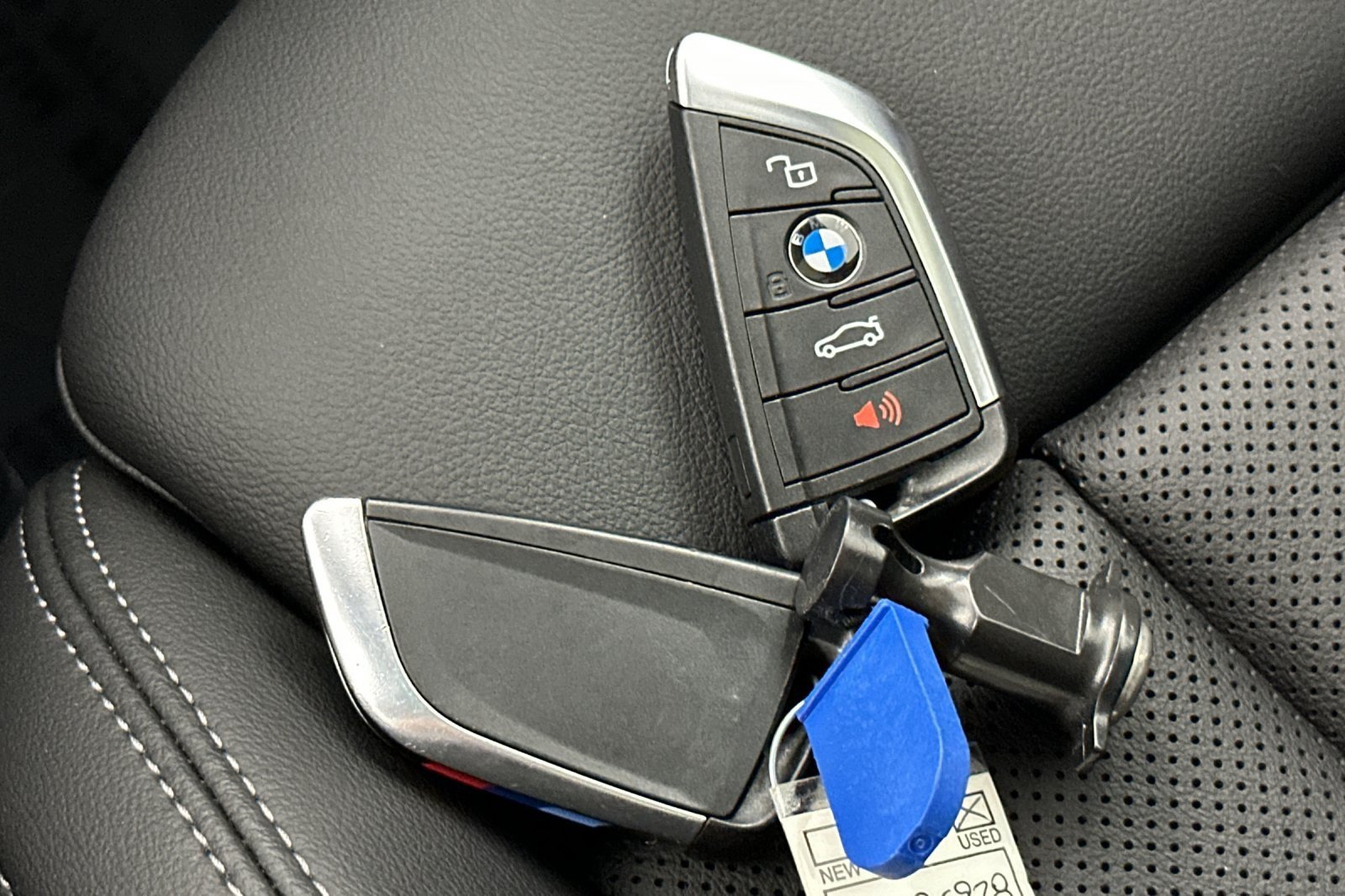 Used 2023 BMW X4 xDrive30i w/ M Sport Package AWD/4WD image 25