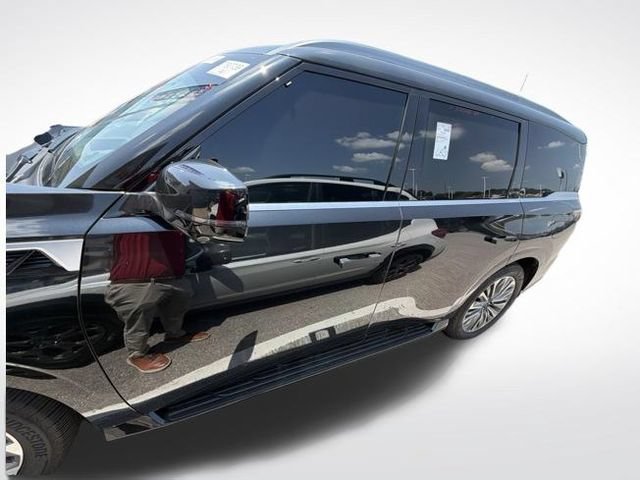 Used 2025 INFINITI QX80 Sensory AWD/4WD image 9